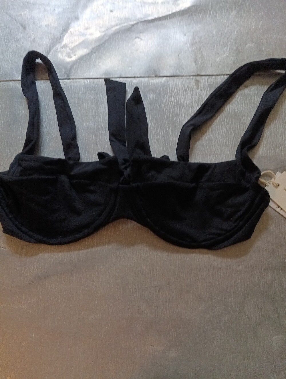 L Space  NWT Women's Coast To Coast Bikini Top Size Medium Black